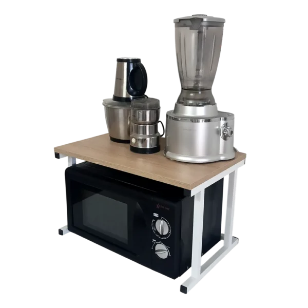 Étagère pour micro-ondes avec plateau en bois clair et pieds en métal blanc.